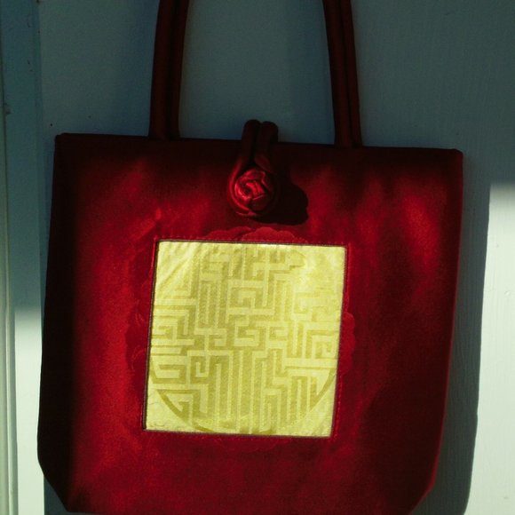 Shanghai Trio Red Silk Evening Hand Bag w/ dustbag EUC small - Picture 2 of 8